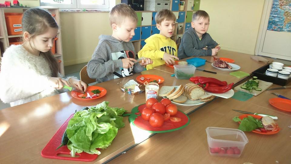 Pożywne śniadanie w kl. II