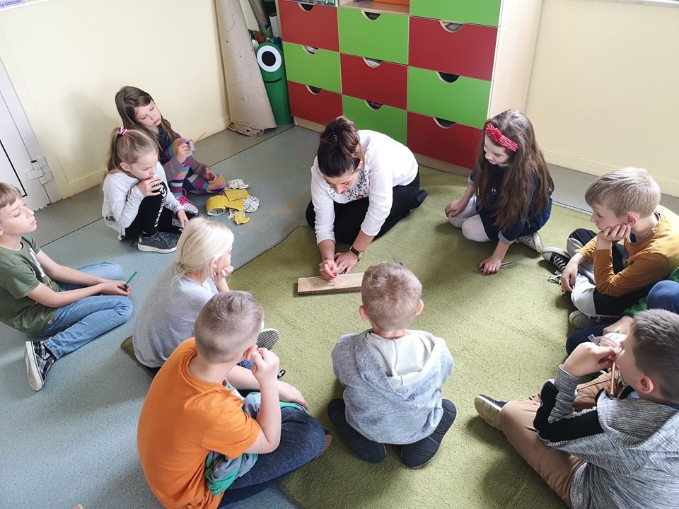 Imię na desce “Warsztaty Kreatywnego Tworzenia”