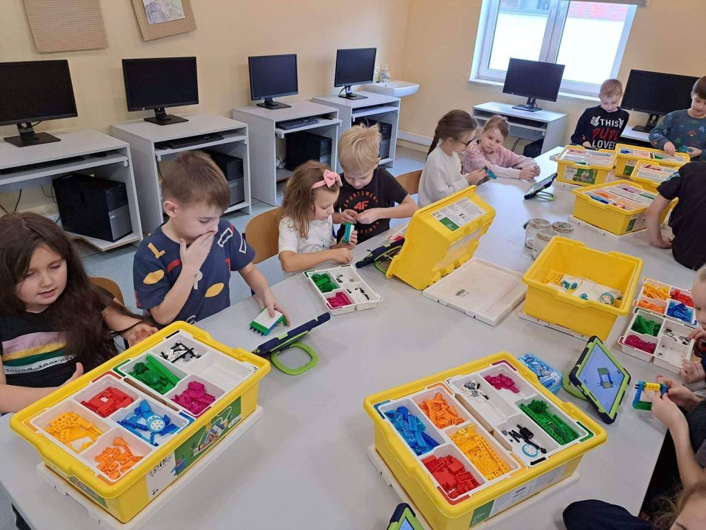 Zajęcia z robotyki kl. I-III