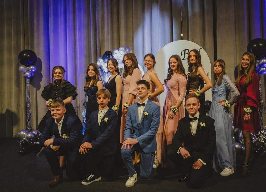 Bal ósmoklasistów